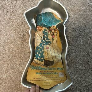 Vintage 1975 Holly Hobbie Wilton Cake pan.  Original paper insert!